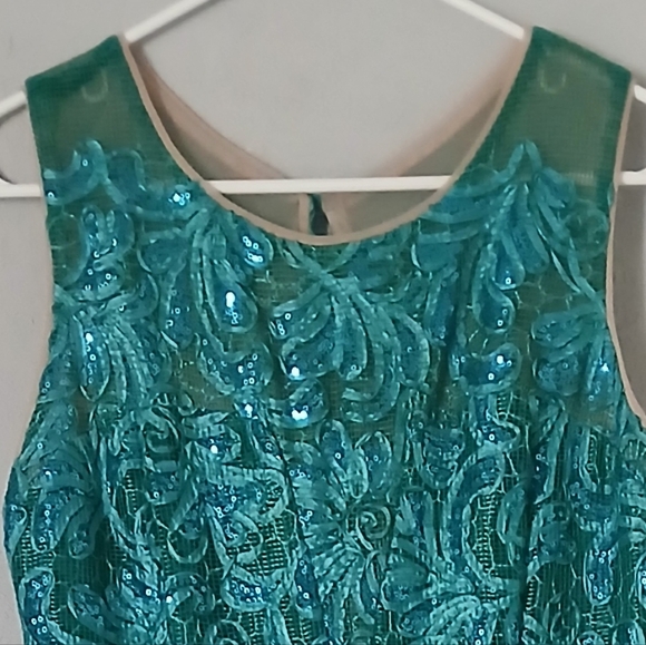 Elegant Teal Sleeveless Dress - Picture 7 of 8